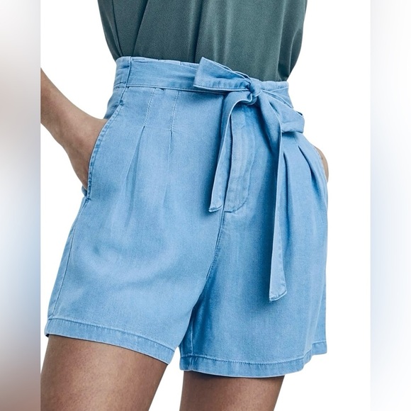 Vero Moda, Light Blue Paperbag Shorts – Size L - Picture 3 of 9